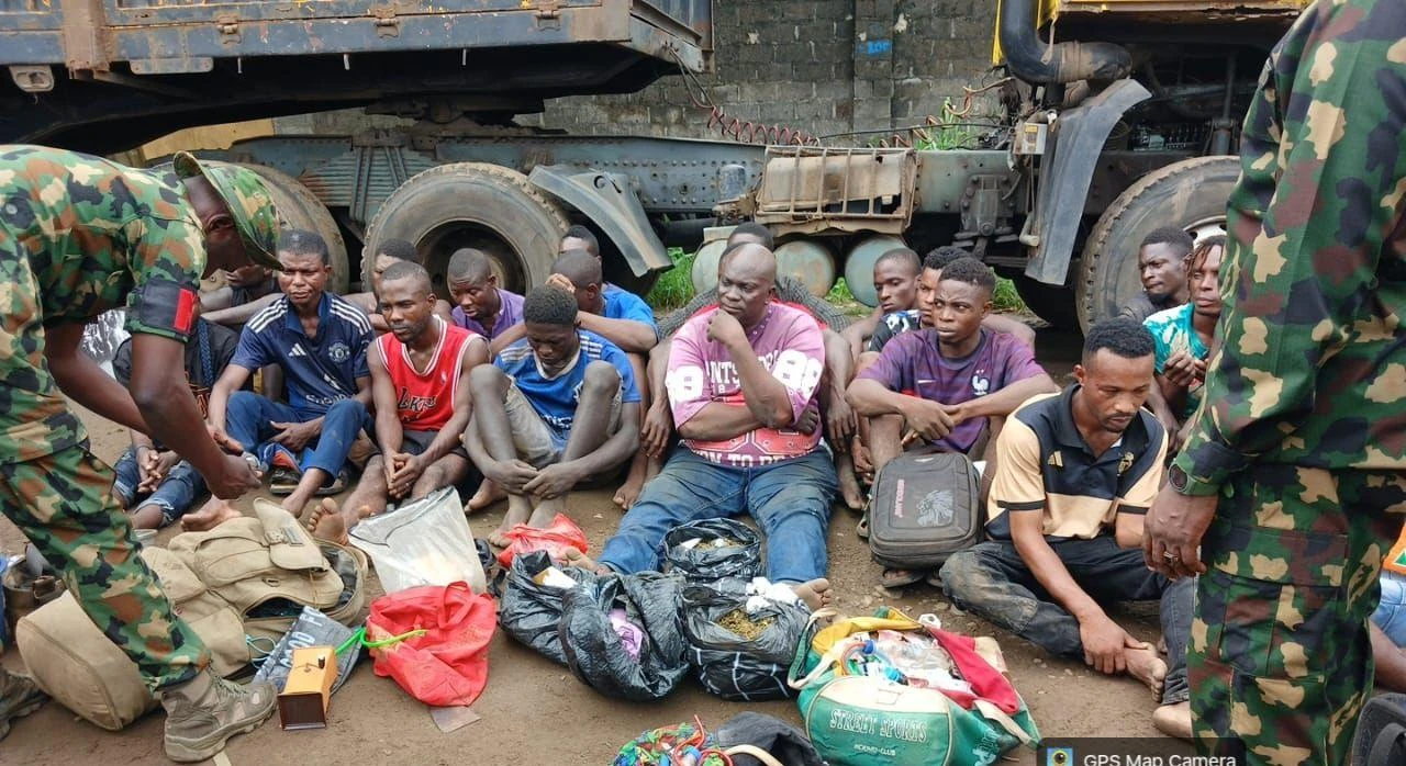 Troops nab 21 suspected drug traffickers in Abia community market 