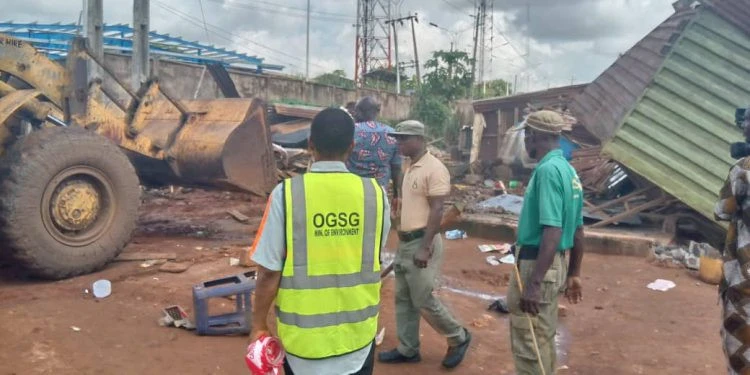 Ogun govt demolishes shanties along old Sagamu, tollgate road