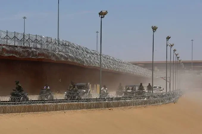 US sets up second military zone along border with Mexico to deter migrants