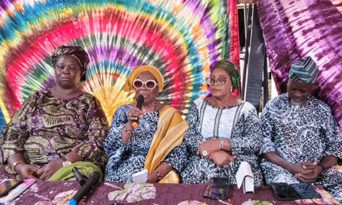 We are not thieves, reverse your statement – Ogun Adire traders tell Gov Adeleke