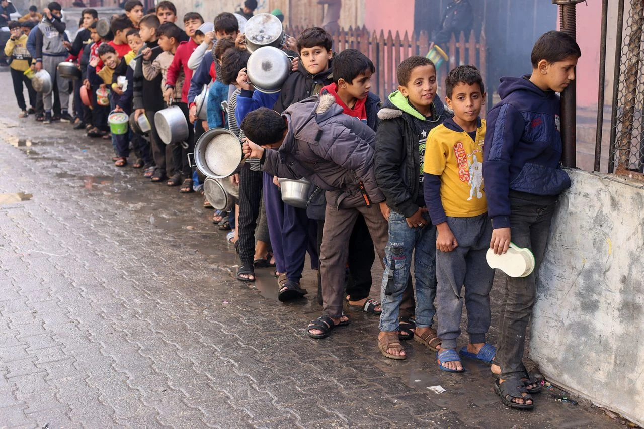 Hamas executes looters in Gaza as food crisis worsens