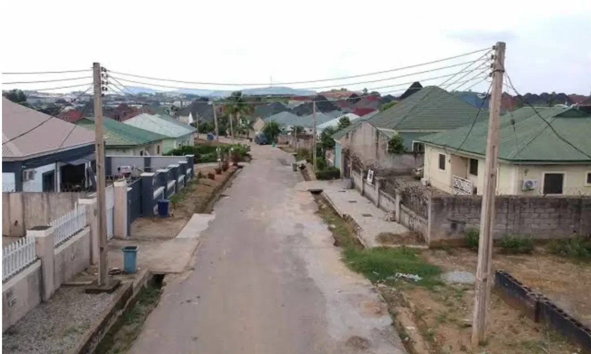 Armed robbers attack Efab Global Estate in Abuja, cart away laptops, phones
