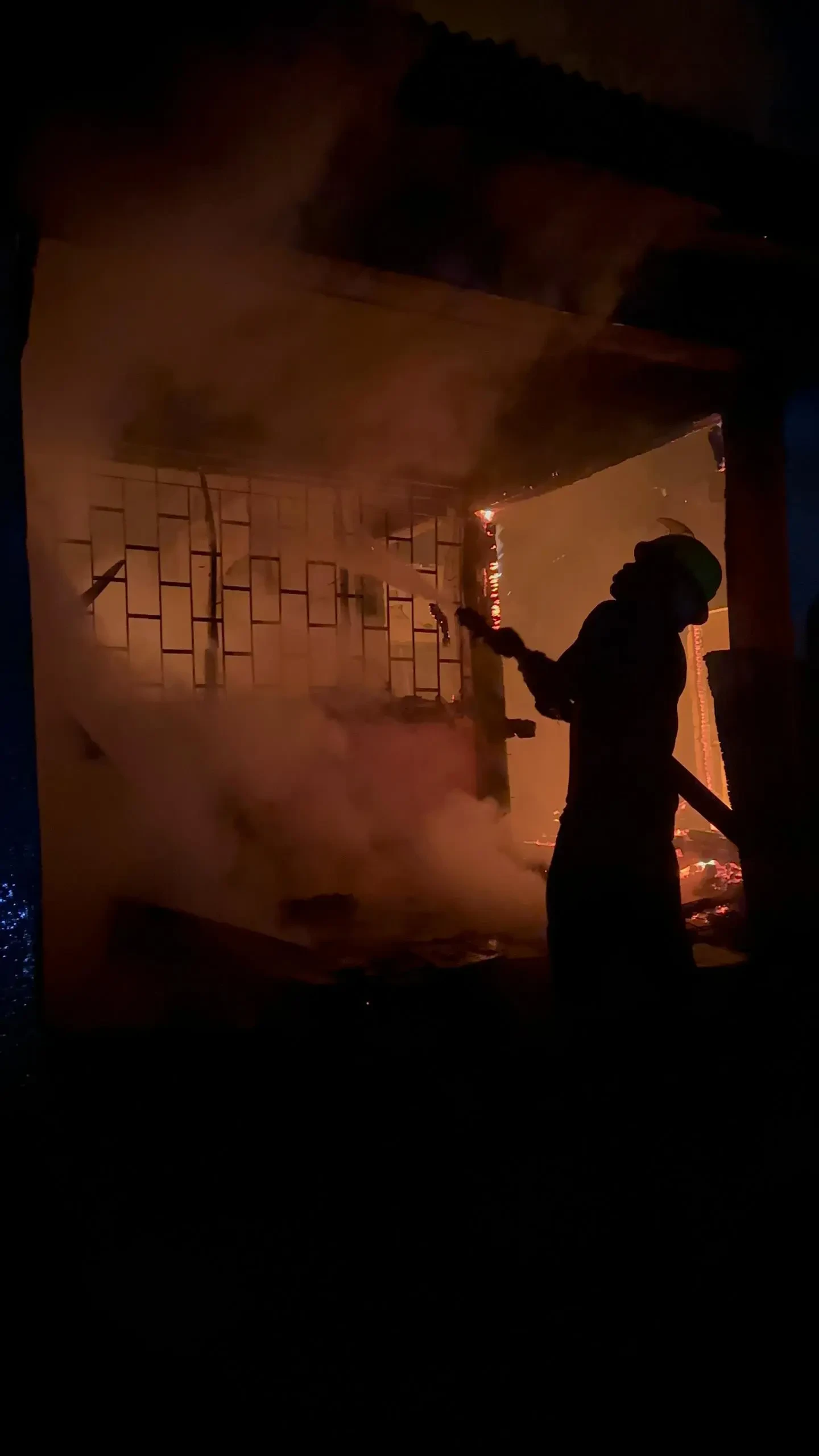 Properties worth millions of naira destroyed as fire ravage 2 residential buildings in Ibadan [PHOTOS] 