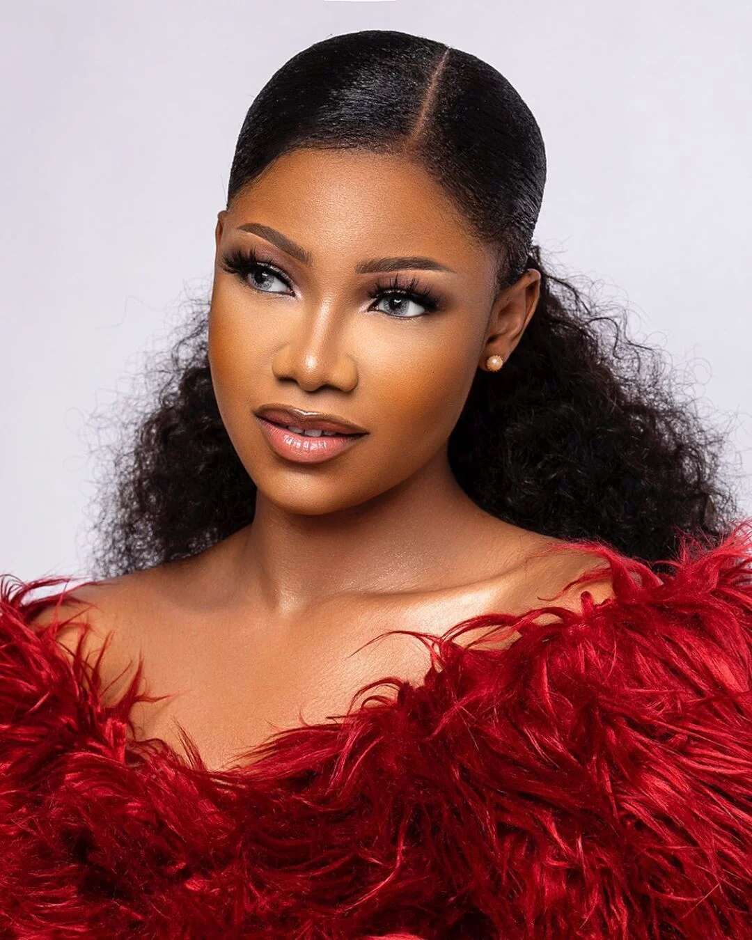 Tacha reacts after falling at Lagos Fashion Week [VIDEO]