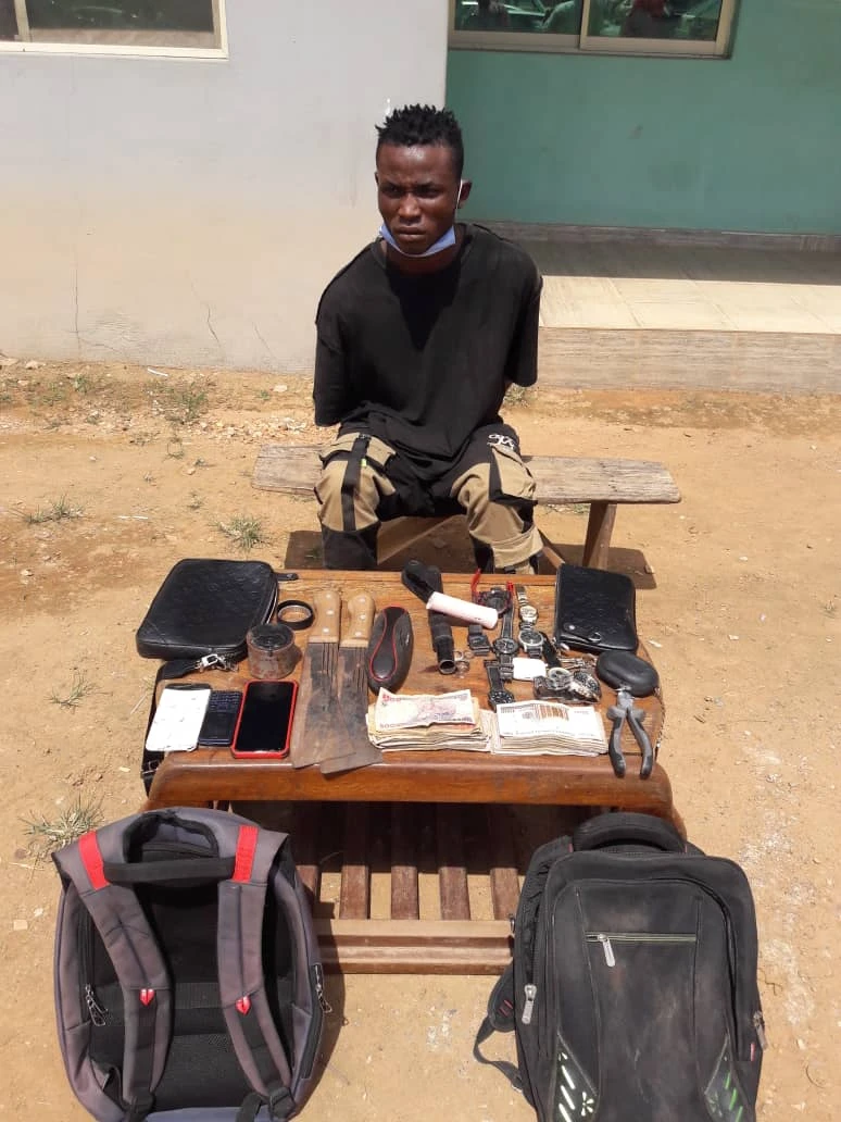 Oyo: Police arrest suspected armed robber terrorising Apete residents [PHOTO]