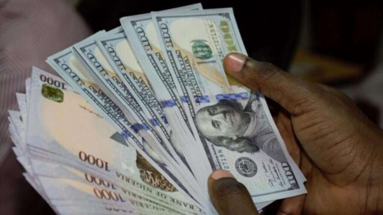 Naira continues to rise against dollar on Monday