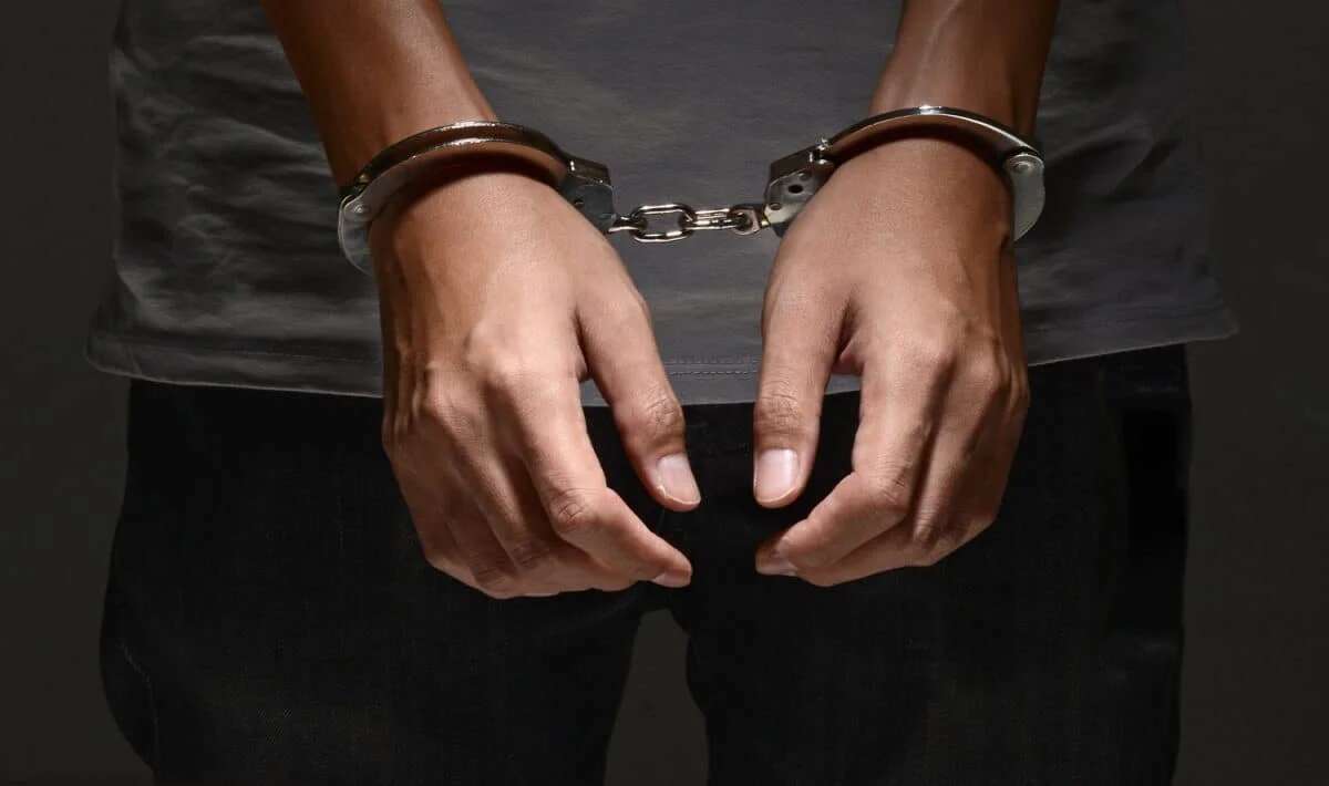 Teenager arrested for allegedly robbing female students in Niger