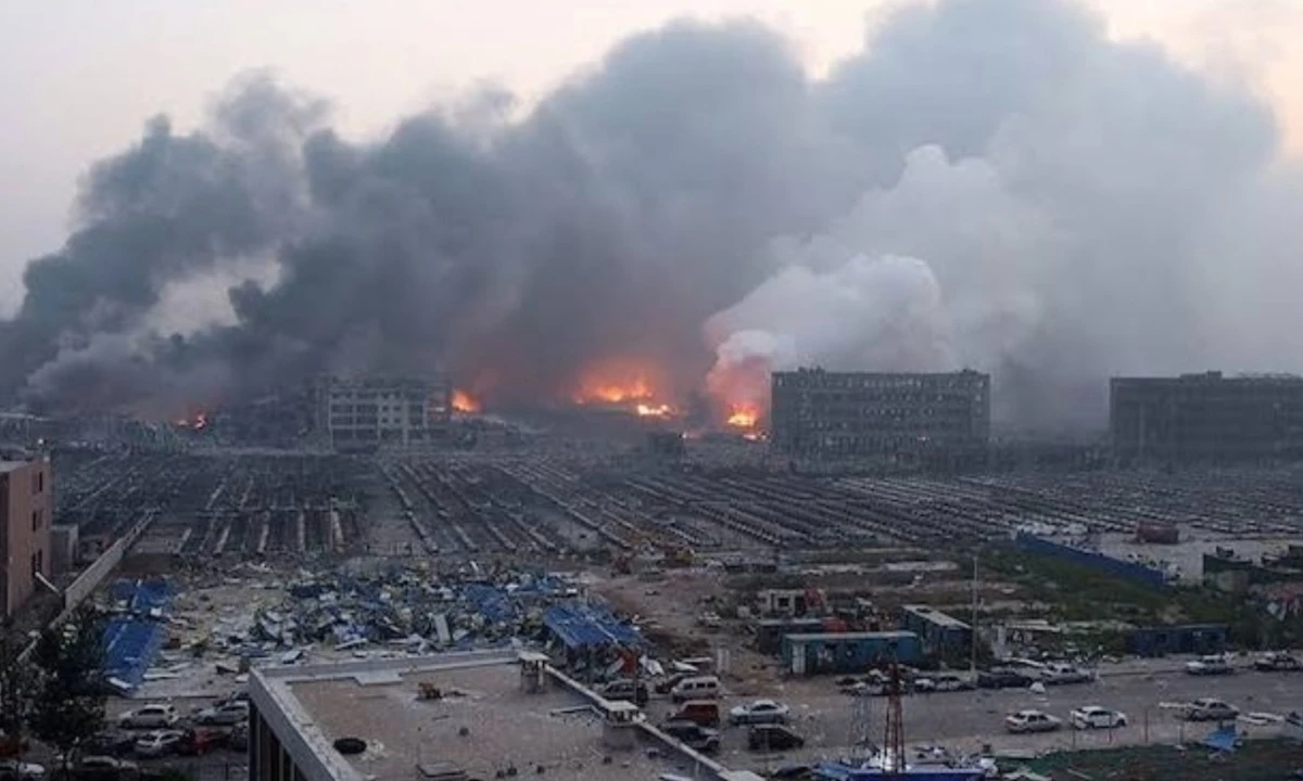 Explosion rocks residential complex in China