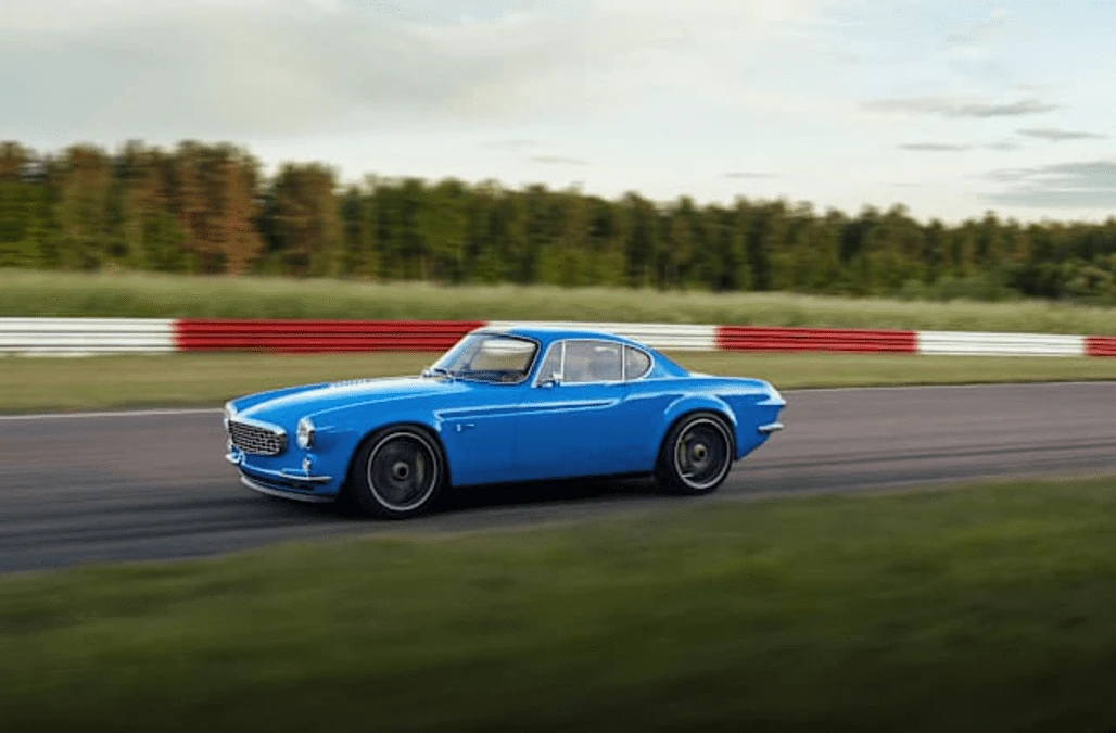 Stunning Volvo P1800 Cyan shown off in more detail