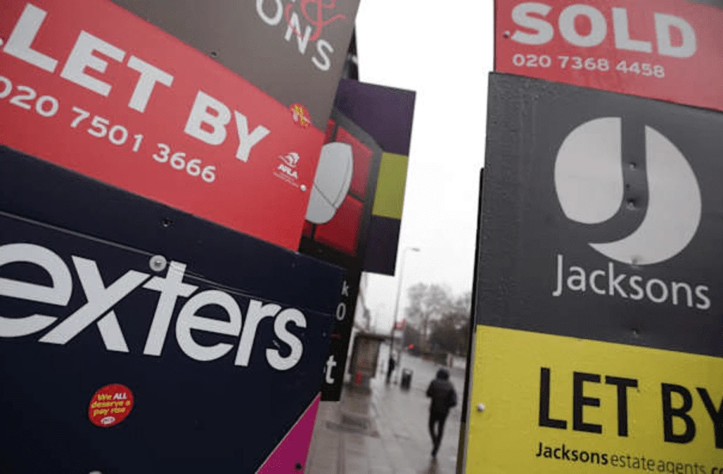 Millions of UK households worried about paying rent over winter, survey finds