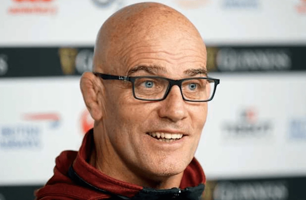 England defence coach John Mitchell to continue dressing up as opposition