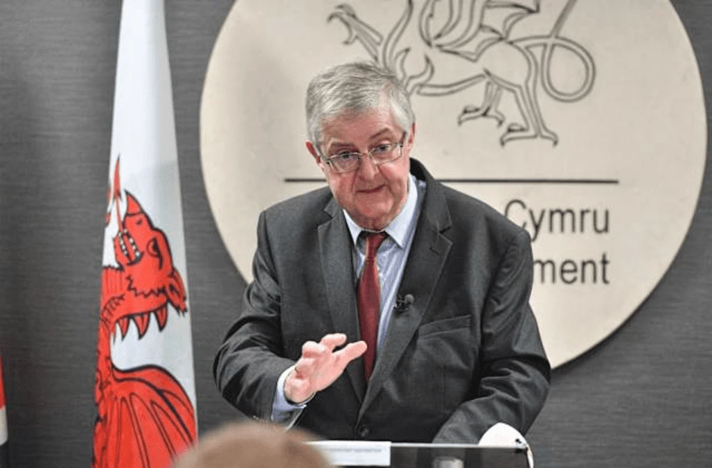 First Minister of Wales says both his mother and wife had Covid-19