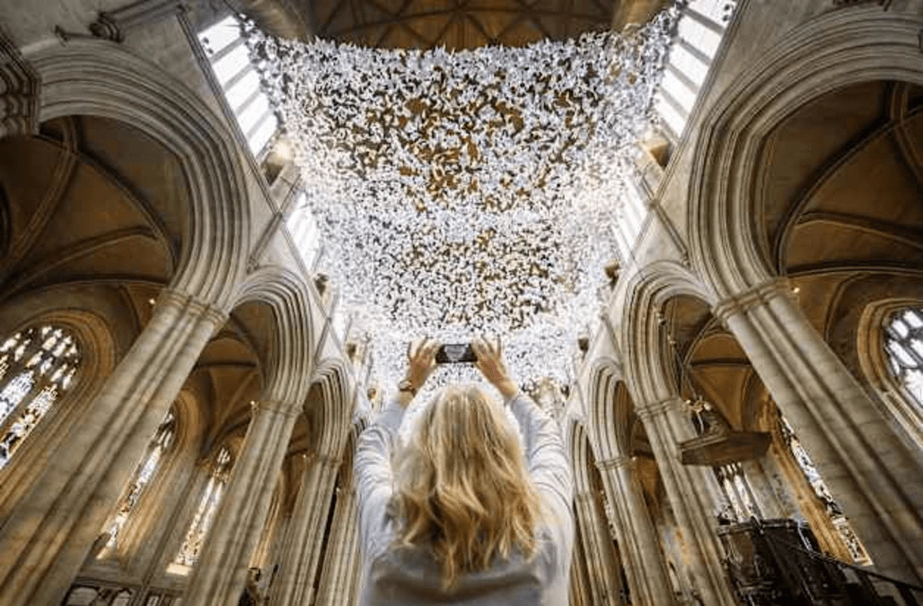 Thousands of origami angels dedicated to those affected by Covid-19