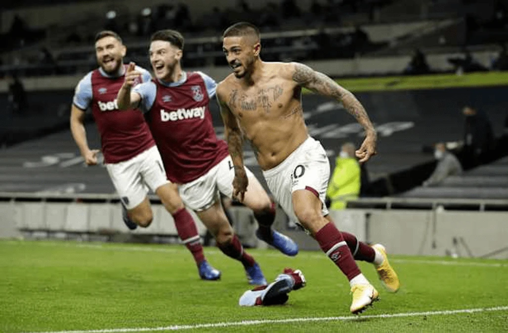 Manuel Lanzini lands Hammer blow on Spurs and 5 more famous football comebacks
