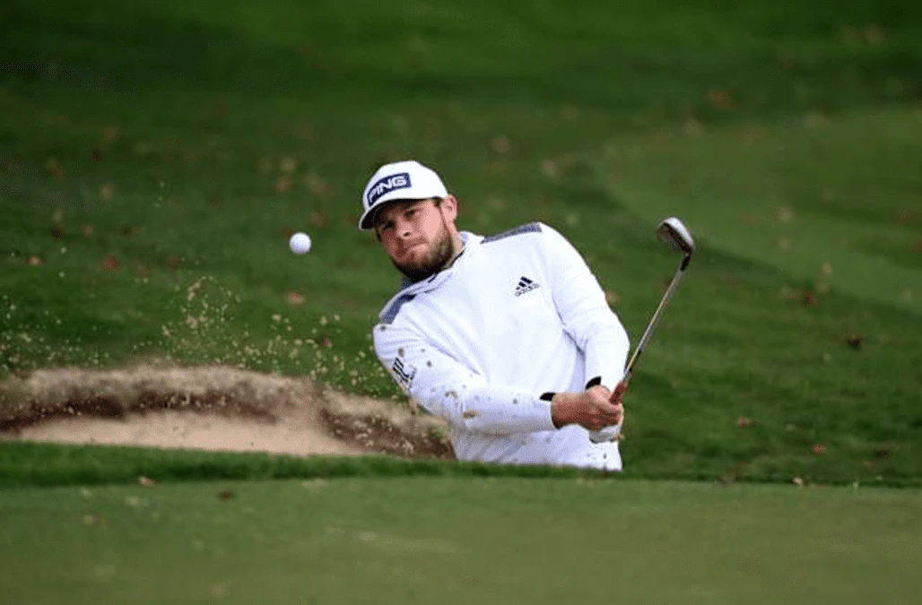 Tyrrell Hatton takes commanding lead into final round at Wentworth