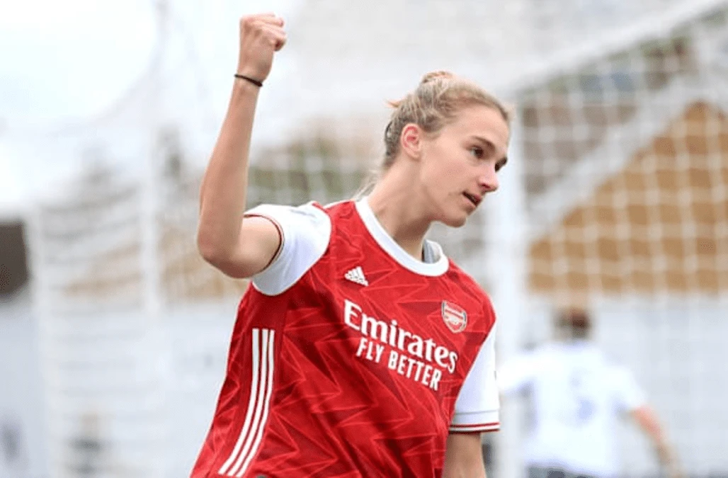 Arsenal striker Vivianne Miedema is best player in world, says Kelly Smith