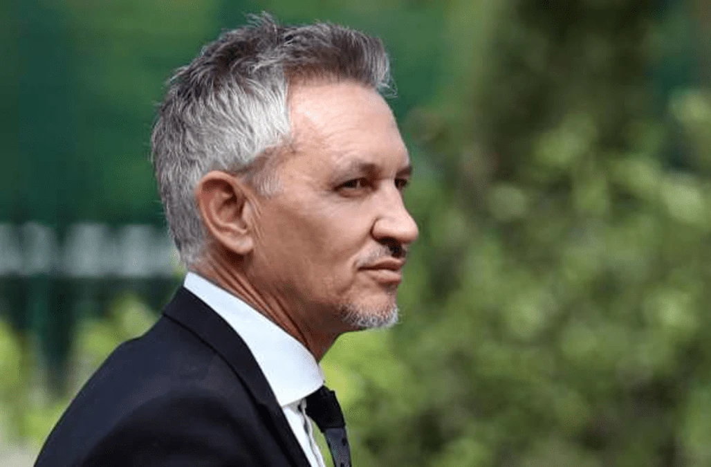 Players support Van Dijk, Lineker regrets mask error – Monday’s sporting social