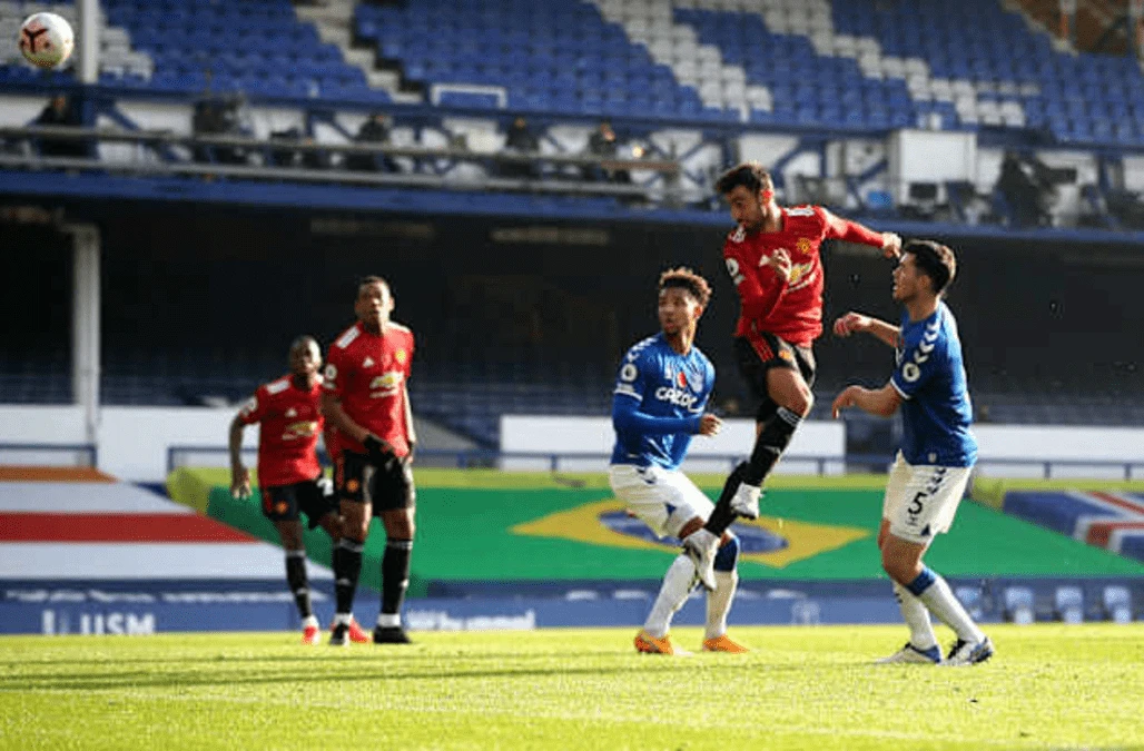 Bruno Fernandes earns Manchester United vital win as Crystal Palace hammer Leeds