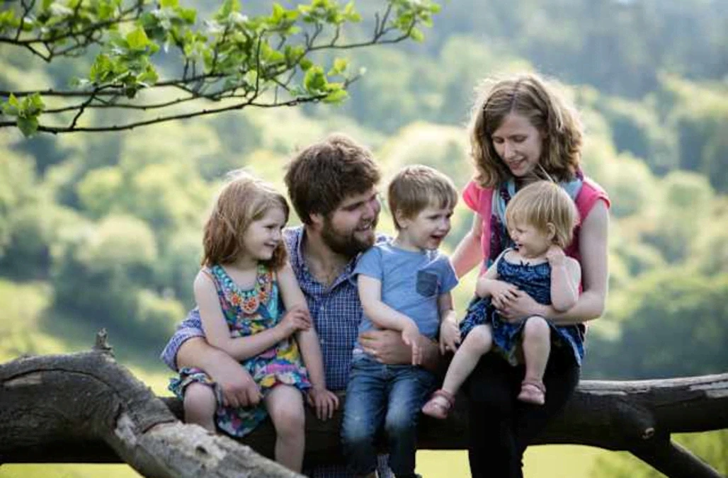 A40 widower pays tribute to wife and children killed in crash