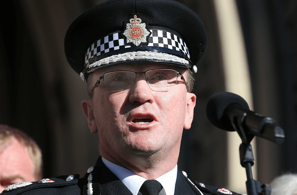 Manchester police chief says officers won’t rule on whether pubs are serving ‘substantial meals’