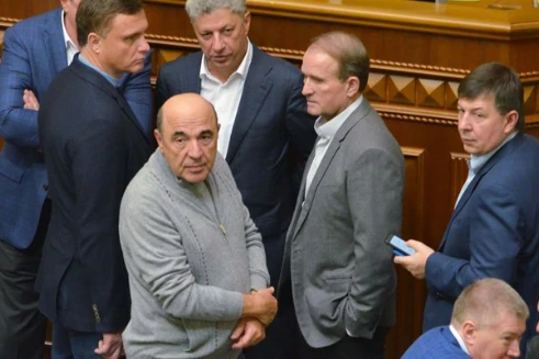 Член Наглядової ради «Укрзалізниці» повідомив, що в ОПЗЖ стався розкол