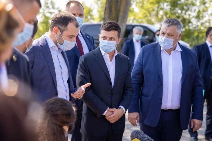Зеленський пообіцяв за два роки побудувати міст у Запоріжжі