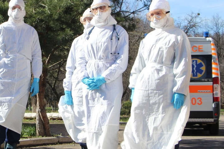 Нардепи погодили виділення коштів на страхування медиків у зв’язку з Covid-19 