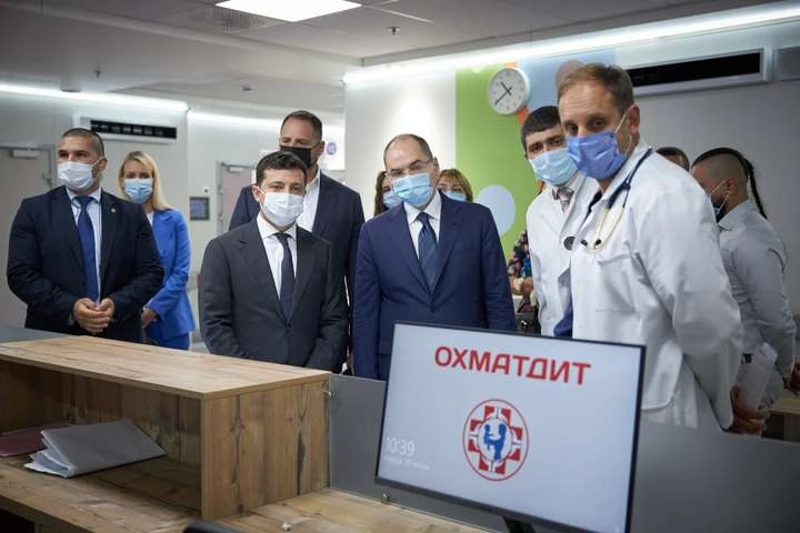 90% нового корпусу «Охматдиту», який відкривав Зеленський, було збудовано за часів Порошенка