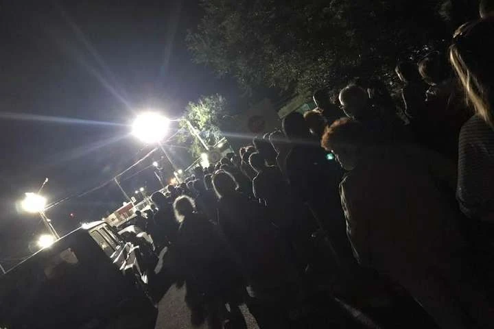 На адмінмежі з Кримом величезна черга через ранкове закриття пунктів пропуску