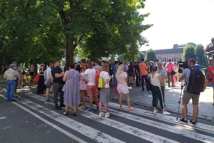 В Ужгороді підприємці протестують проти карантинних обмежень