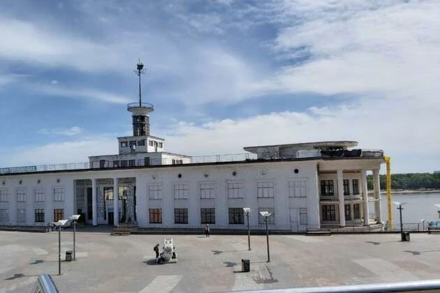 На річковому вокзалі активізувалися будівельні роботи: що там відбувається (фото)