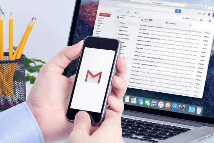 Українцям разом з паспортом видаватимуть офіційний email: як і для чого