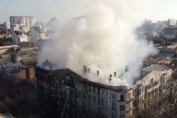 Суд відклав розгляд справи про пожежу в одеському коледжі до серпня