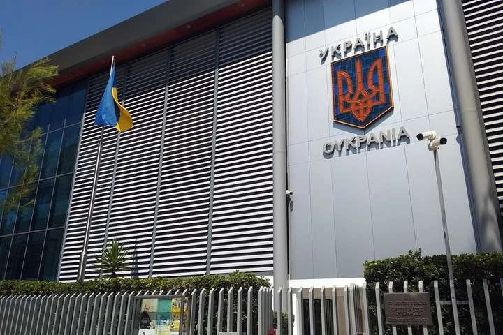 Скандал з українцями, затриманими в Греції. Посольство звинуватило авіакомпанії 