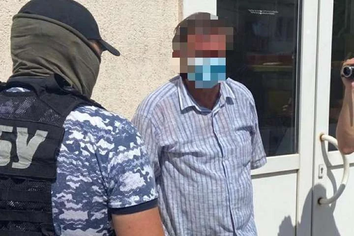 Гроші за школу: на хабарі затримано службовця Київської обладміністрації (фото)