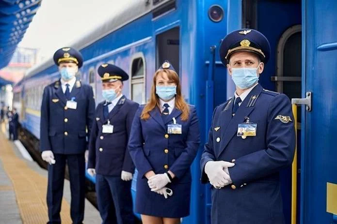 «Укрзалізниця» з наступного тижня запускає ще 40 поїздів (список)