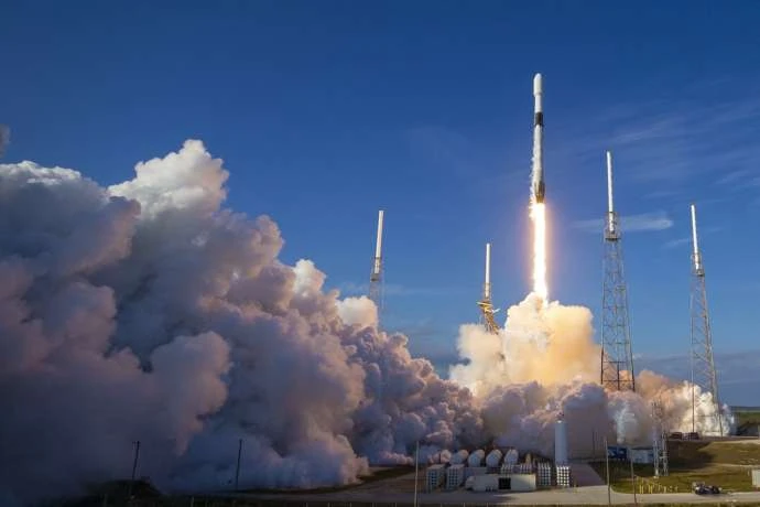 Компанія SpaceX ушосте успішно використала ракету-носій Falcon 9