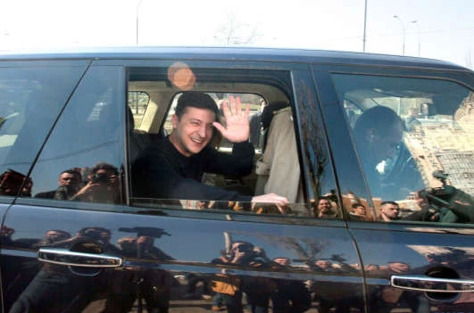 Філатов: Порошенко на трьох машинах, а кортеж Зеленського - 50 машин з мигалками
