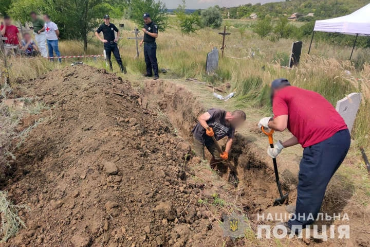 У Слов’янську ексгумували тіла загиблих під час бойових дій 2014 року