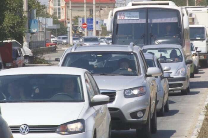 На окупованих територіях росіяни вводять обов’язкову заміну автомобільних номерних знаків