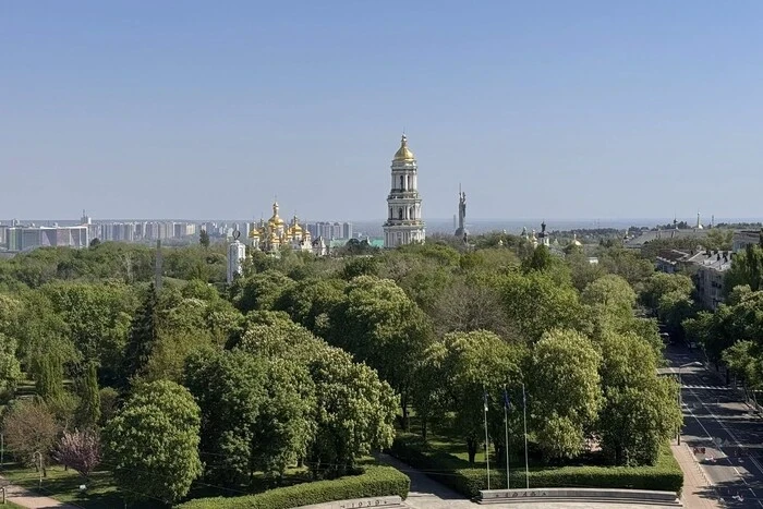 Українські зірки зворушливо привітали Київ із днем народження