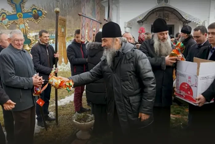 Прилітав на храм вертольотом та співав у хорі: що кажуть про митрополита Онуфрія у його рідному селі