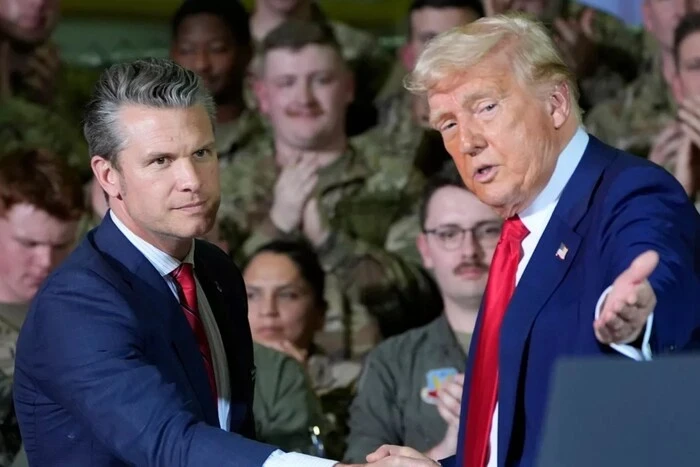 Трамп ні до чого? Журналісти дізналися, хто наказав зупинити поставки зброї в Україну