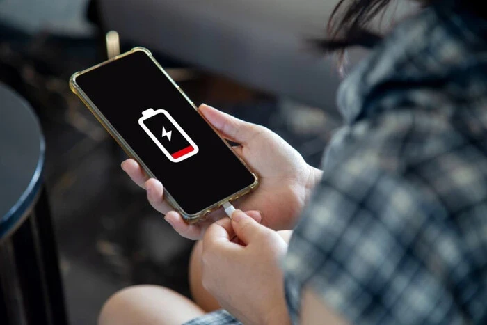 Чи справді варто заряджати смартфон лише до 80%: пояснення експертів