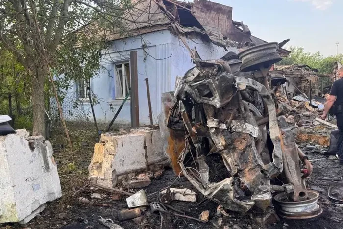 Атака на Миколаїв: постраждали люди, спалахнула масштабна пожежа