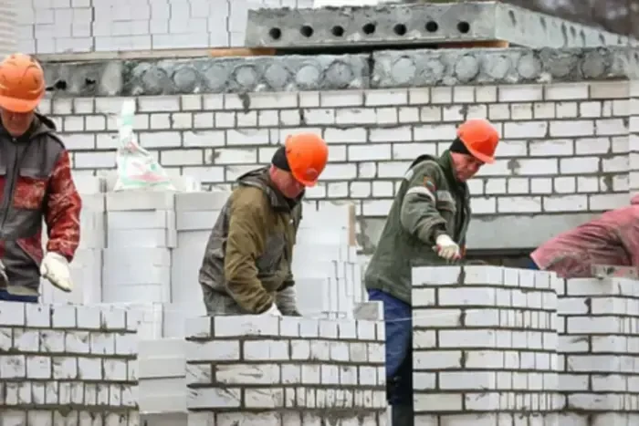 «З кожним українцем, що виїжджає чи гине, створюється місце для мігранта». Соцмережі відреагували на заяву бізнес-омбудсмена