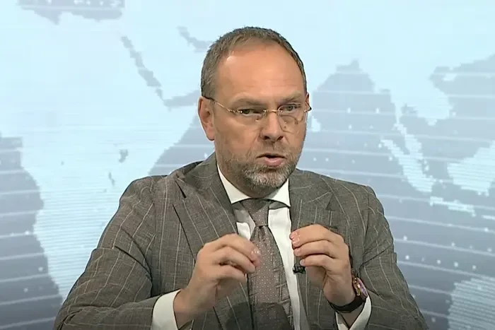 Соратник Тимошенко обрушився на іноземців, які керують економікою України, і ні за що не відповідають