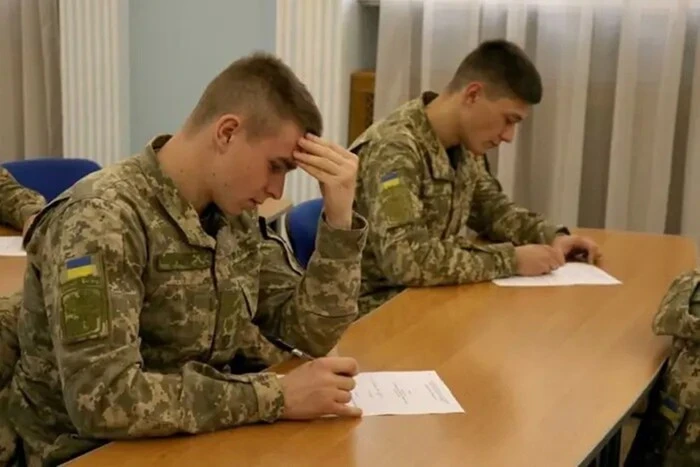 Курсантам ВВНЗ підвищили стипендію