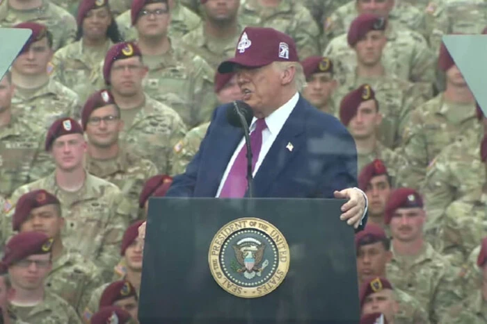 «Ми звільнимо Лос-Анджелес». Трамп виступив на військовій базі у Північній Кароліні