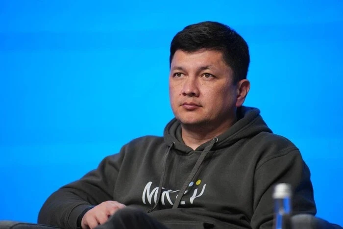 Віталій Кім: Вибачте, ми живемо війну кайфуючи – з караоке, концертами, ресторанами